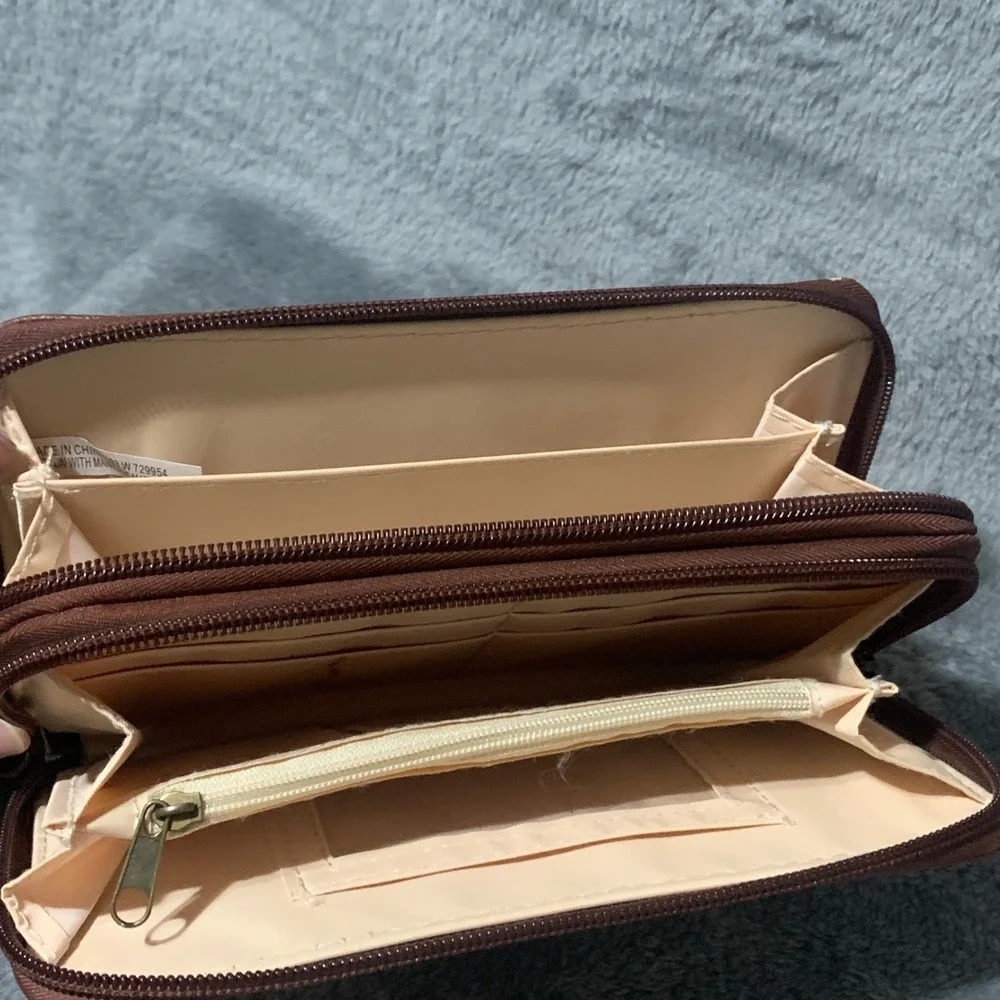 Unionbay Womens Southwestern Geometric Double Zip Wristlet Wallet Brown Pink